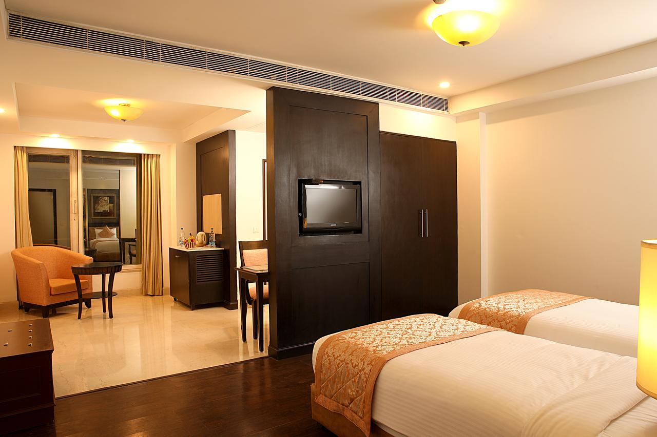 Inde Hotel Vista Woods Huda City Centre, Gurgaon Exterior photo